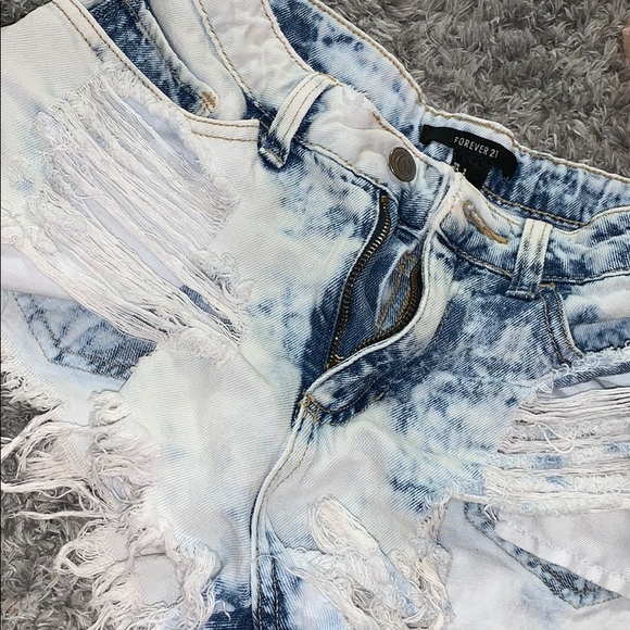 Booty acid wash ripped jean shorts - Picture 2 of 5